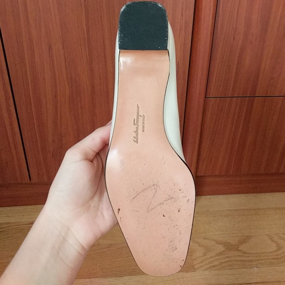 Cream Salvatore Feragamo Pumps - Picture 3 of 5